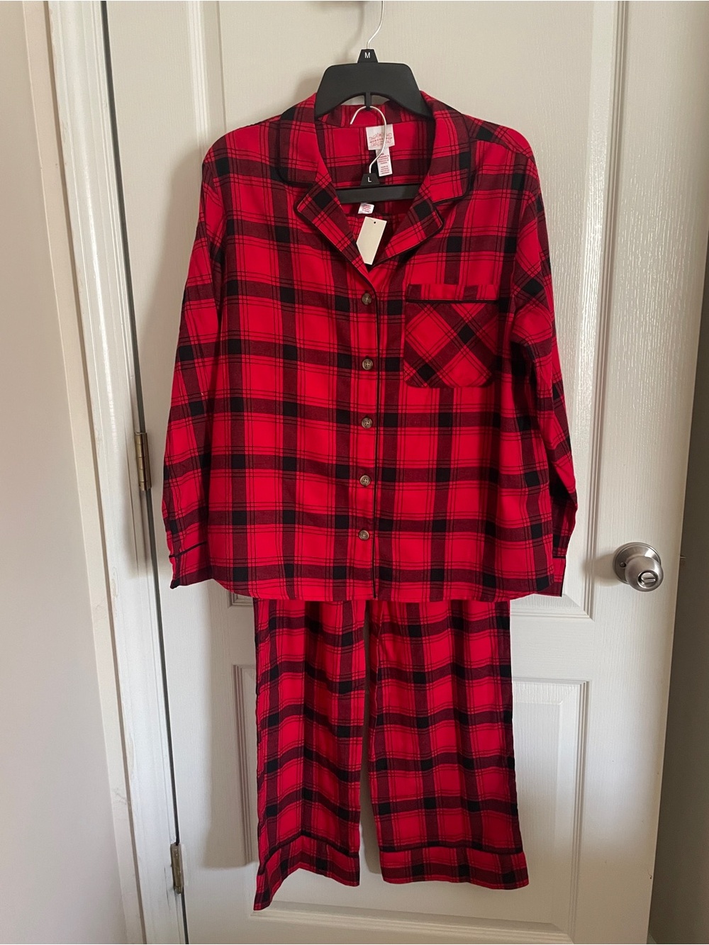 Wondershop Red and Black Plaid Two-Piece Women’s Pajama Set Size Medium. NWT